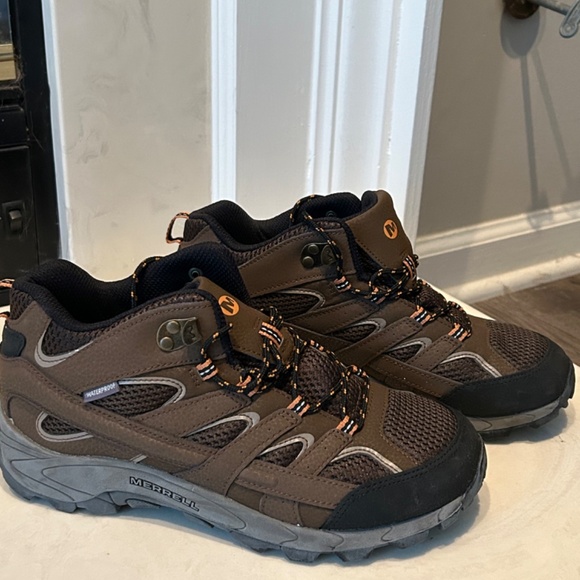 Merrill Men’s Hiking Boots main image 6